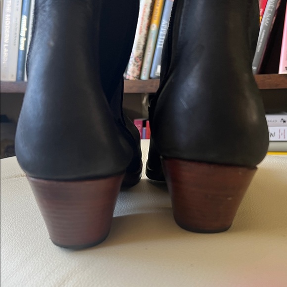 Adelante Black Leather Boots, Size 10 - Picture 4 of 12